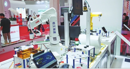 多维度开拓 机器人产业研发的创新路径与未来展望